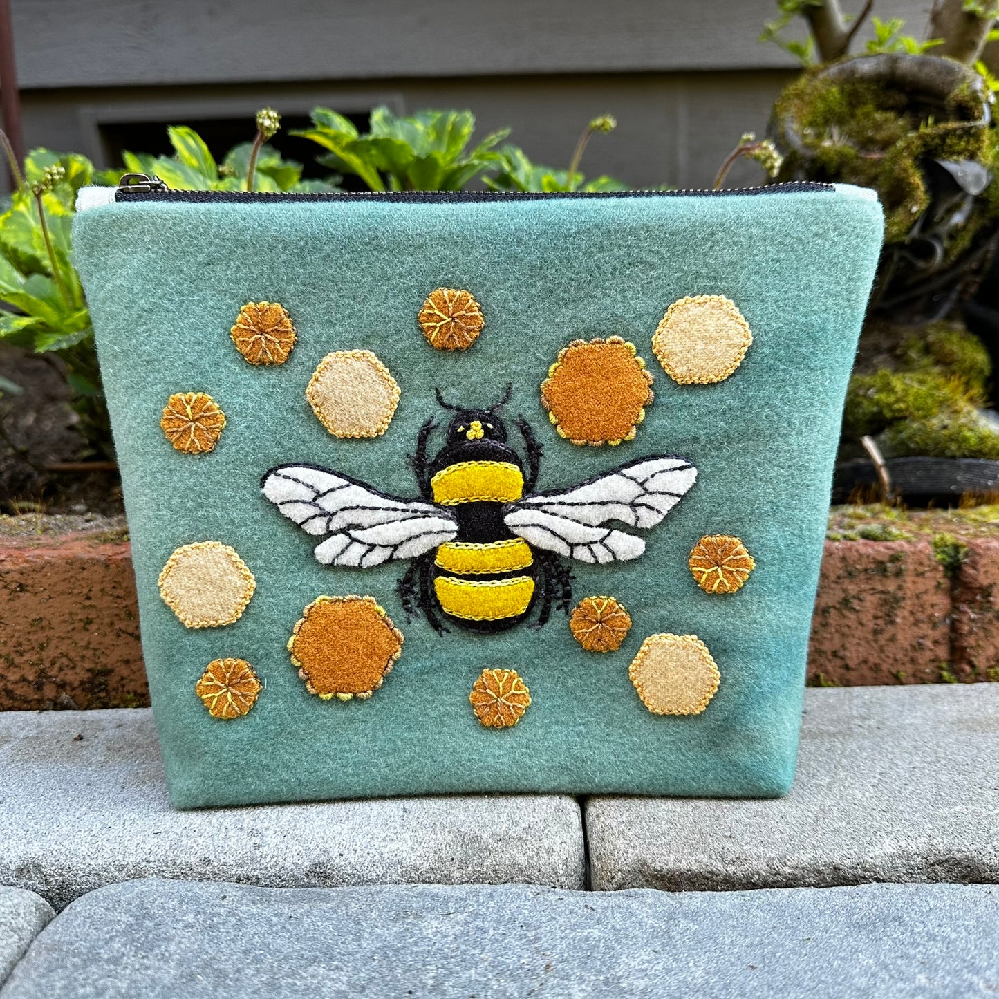 Honeycomb Bee Bag  - Digital Download
