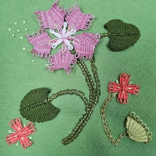 Gina - B Leaf & Petal Loom Set